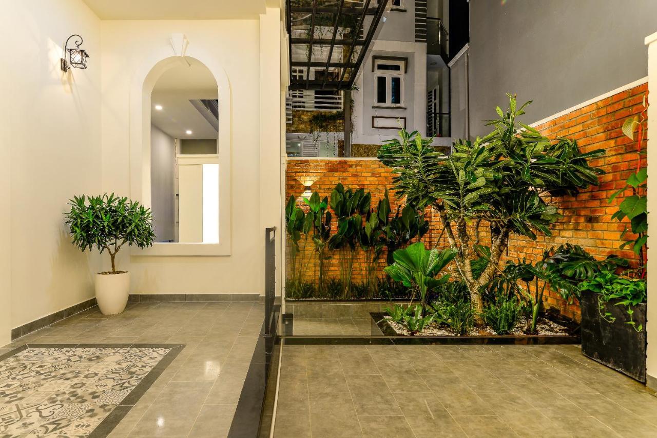 Cozrum Homes The Gallery Residence Хошимин Экстерьер фото