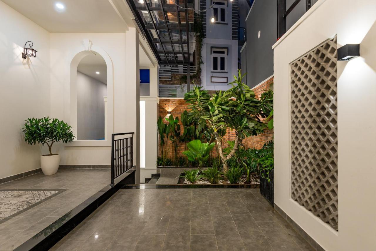 Cozrum Homes The Gallery Residence Хошимин Экстерьер фото