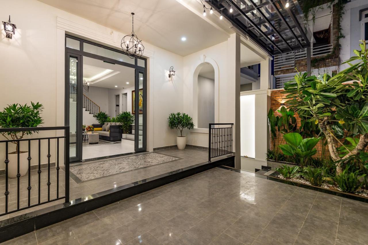 Cozrum Homes The Gallery Residence Хошимин Экстерьер фото